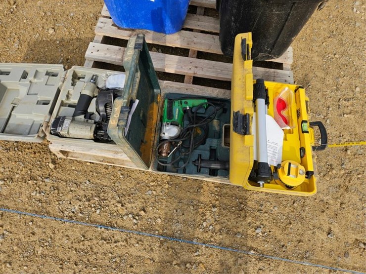 john-deere-12-image-1