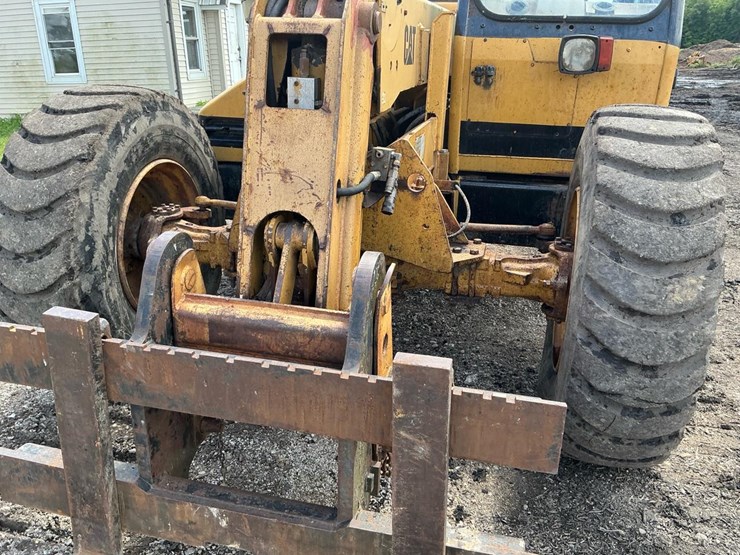 caterpillar-th82-image-40