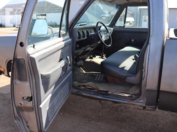 1991-dodge-d250-image-15