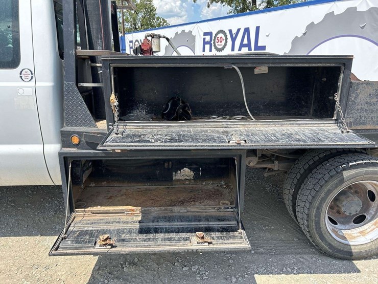 2016-ford-f550-image-18