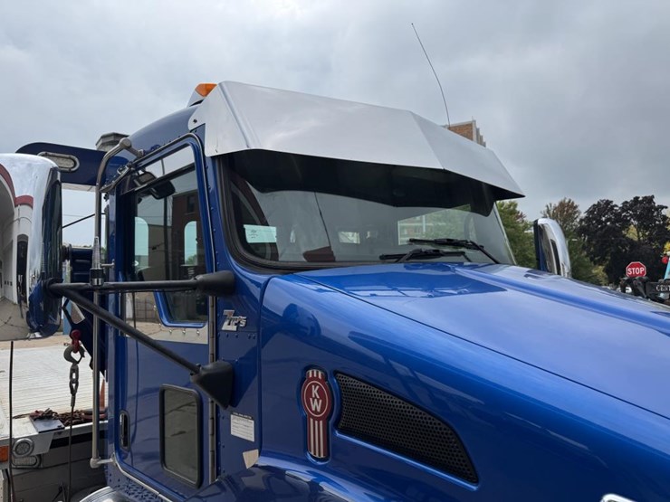 2019-kenworth-t270-image-17
