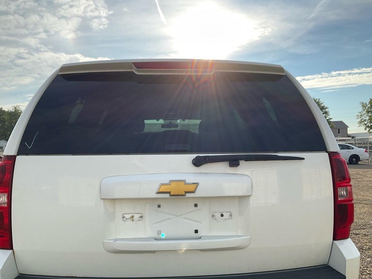2013-chevrolet-tahoe-image-24