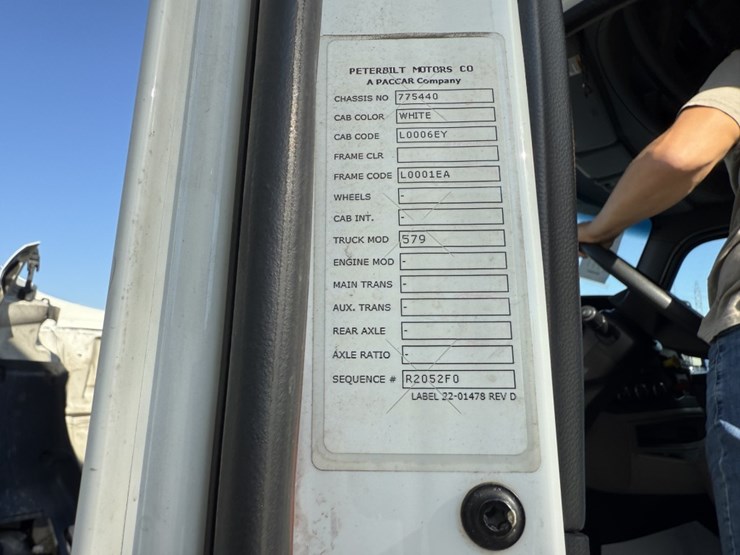 2022-peterbilt-579-image-77