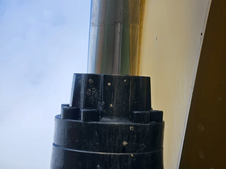 2017-caterpillar-336f-image-111