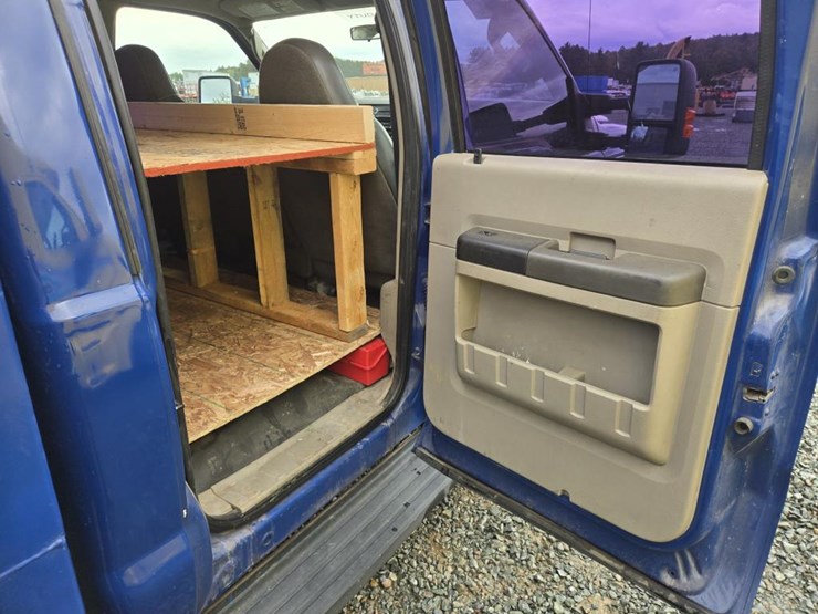 2009-ford-f550-image-64