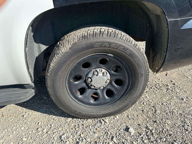 2014-chevrolet-tahoe-image-23