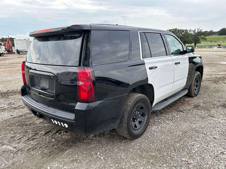 2019-chevrolet-tahoe-image-4