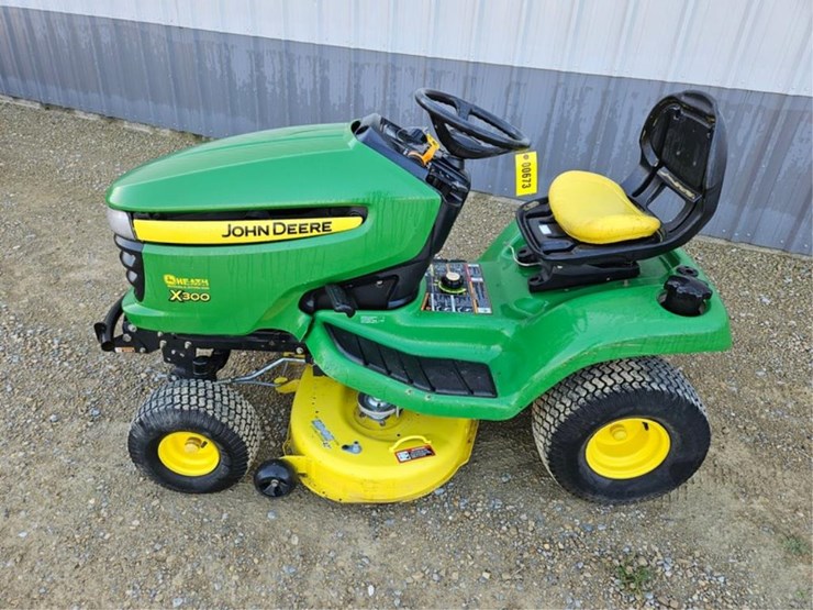 john-deere-x300-image-2