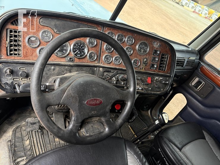2004-peterbilt-379-image-25