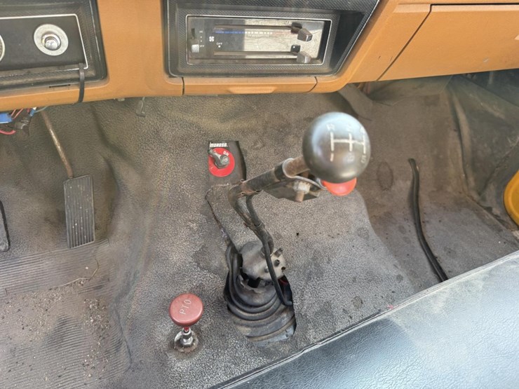 1980-ford-f800-image-43