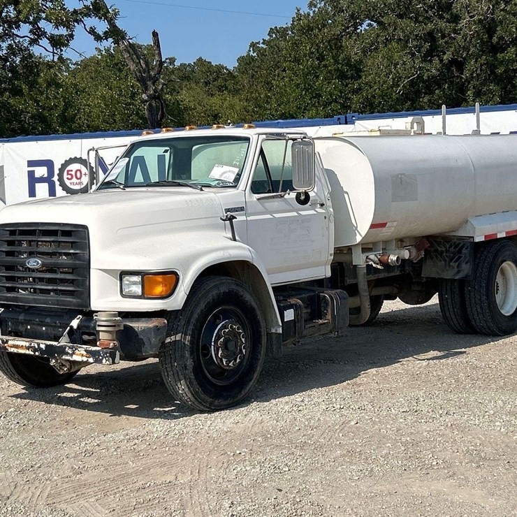 1998 FORD F800