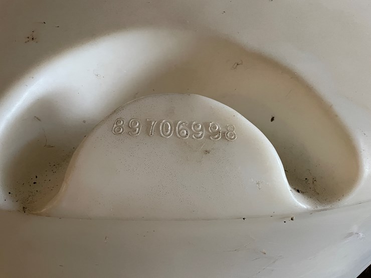 #7170-•-425-gallon-plastic-ltd-tank-image-4