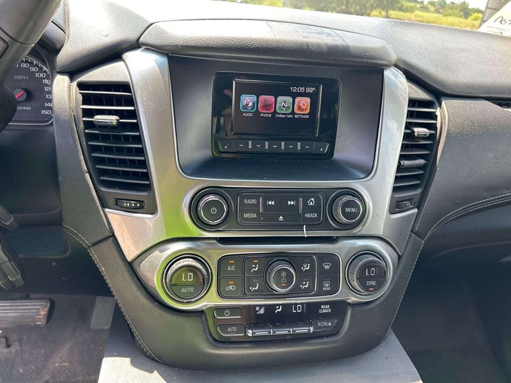2016-chevrolet-tahoe-image-15