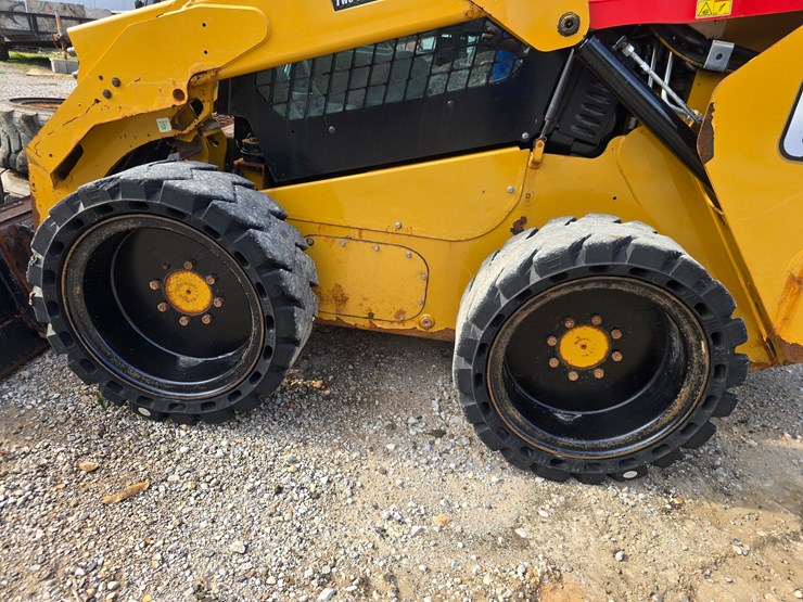 2020-caterpillar-262d3-image-44