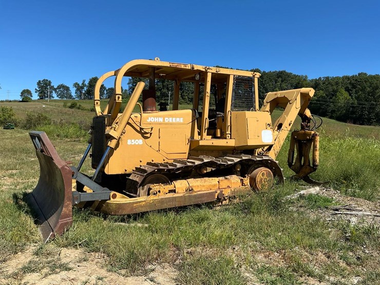 deere-850b-image-1