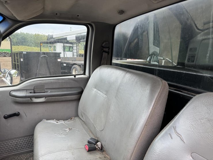 2003-ford-f650-image-40