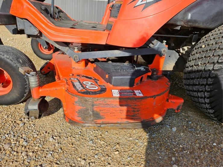 kubota-zd326-image-9