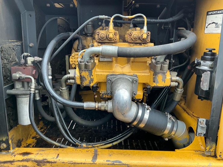 deere-200-lc-image-47