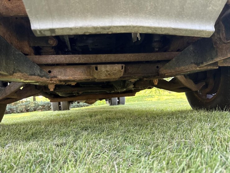 2001-chevrolet-3500-image-37