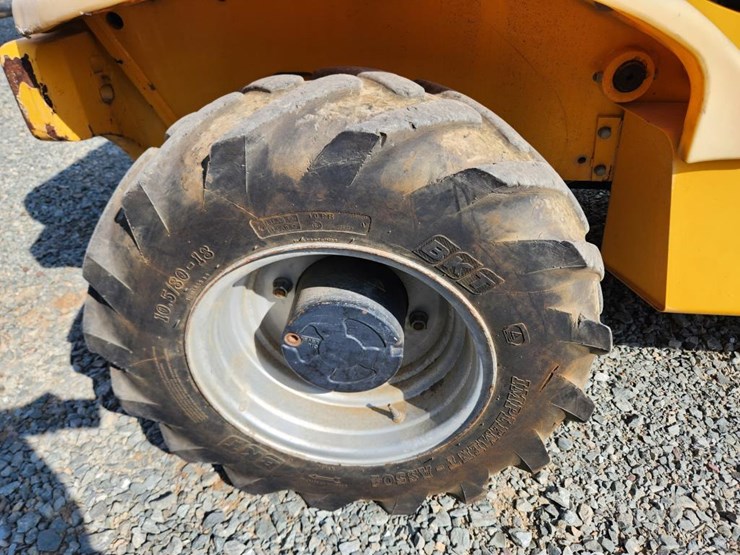 jcb-520-50-image-40
