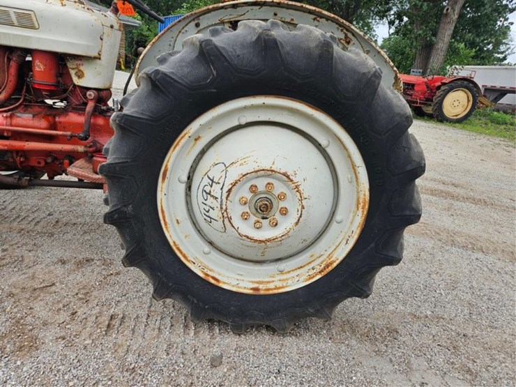 2017-ford-tractor-image-25