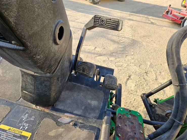 john-deere-3225c-image-32