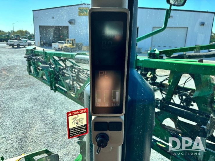2014-john-deere-r4038-image-134
