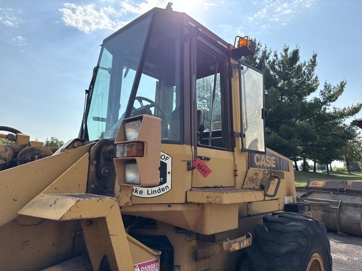 1990-case-621zf-image-9