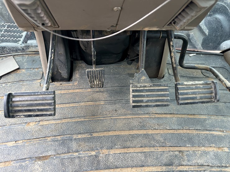 case-ih-340-image-57