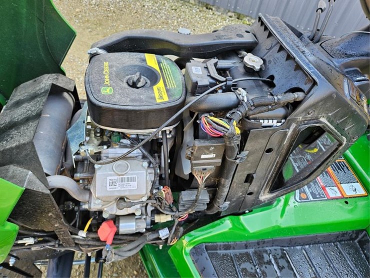 john-deere-x738-image-9