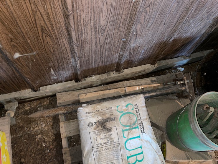 #7176-•-pallet-of-various-planter-parts-image-13