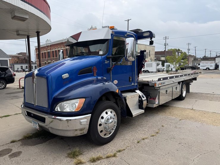 2019-kenworth-t270-image-1