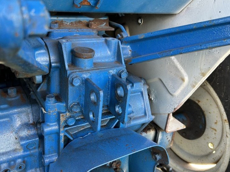 ford-1220-image-35