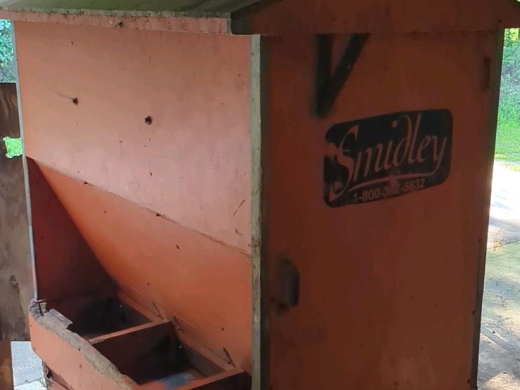 smidley-livestock--feeder-5'5"x3'x5'2"-image-4