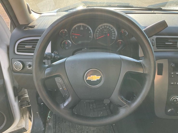 2012-chevrolet-tahoe-image-50