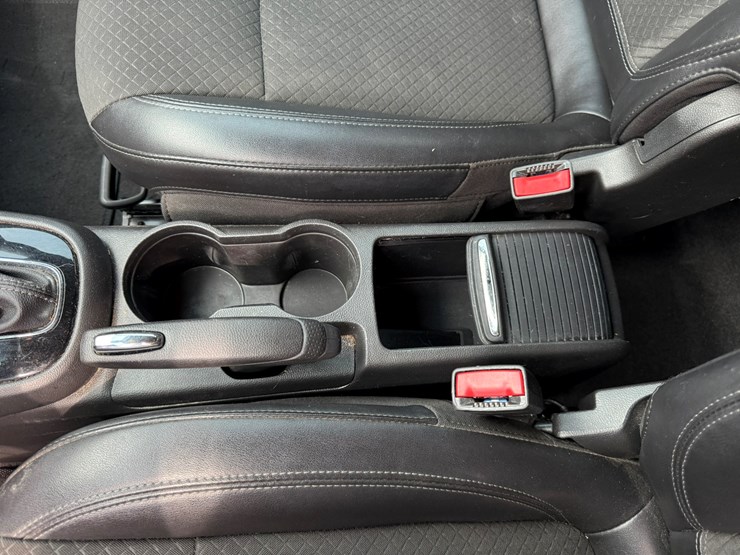 2019-buick-encore-image-21