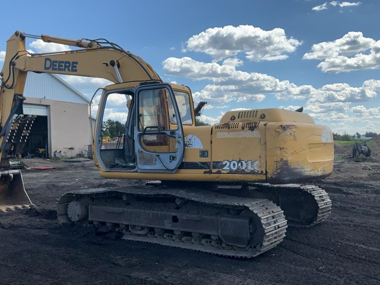 deere-200-lc-image-6