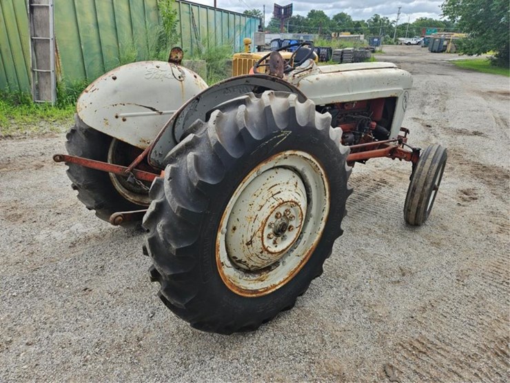2017-ford-tractor-image-5