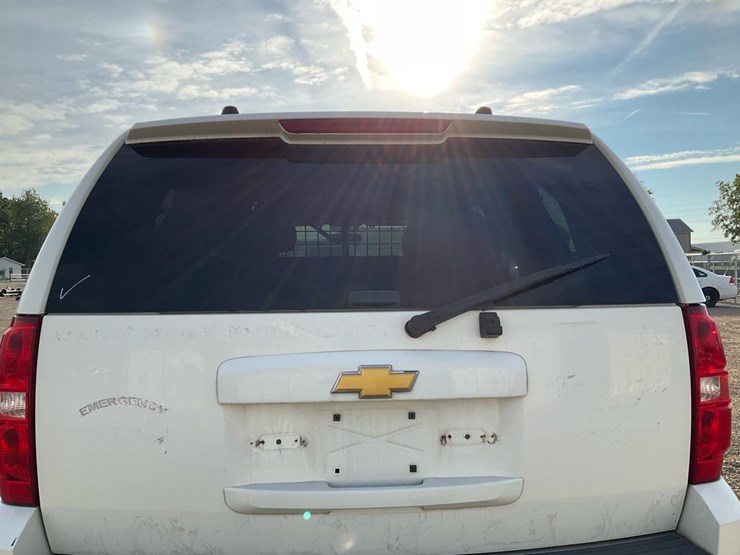 2013-chevrolet-tahoe-image-24