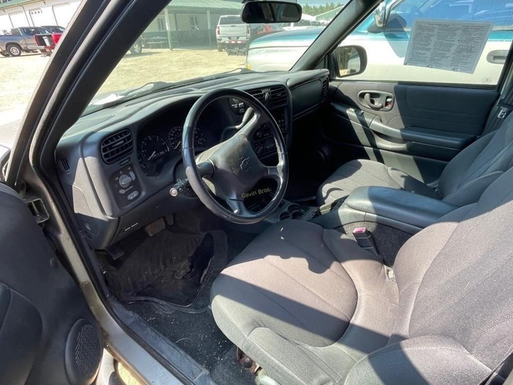2004-chevrolet-s10-image-13