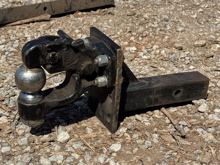 2-5/16-in-pintle-&-ball-hitch-image-1