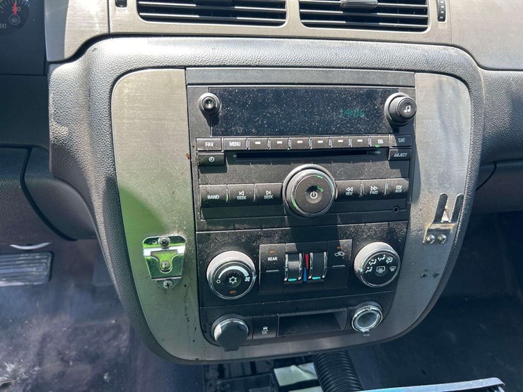 chevrolet-tahoe-image-14