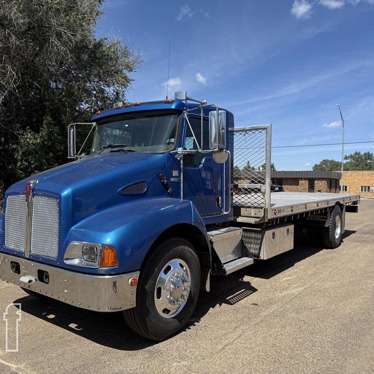 2005 KENWORTH T300