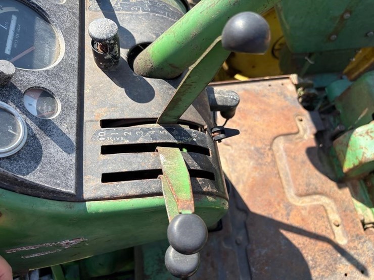john-deere-4020-image-12