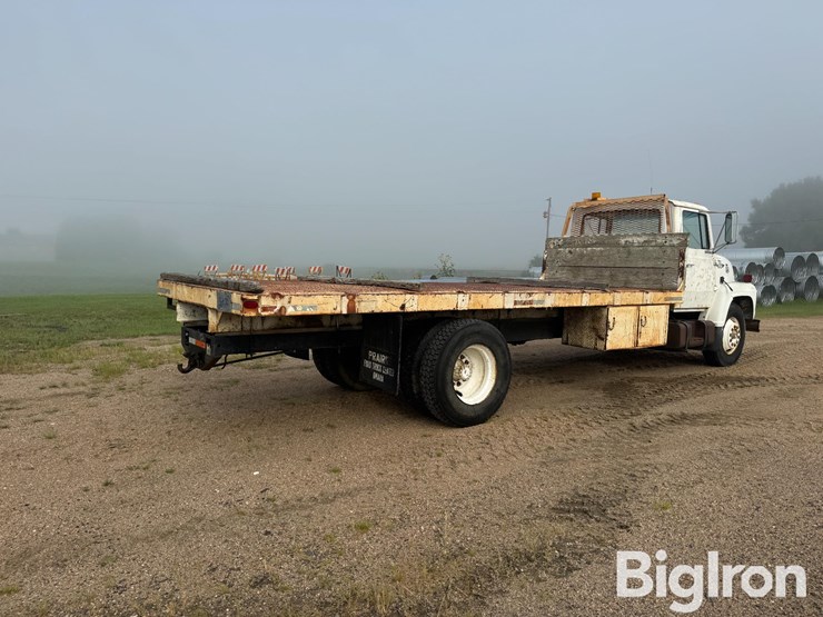1981-ford-ln7000-image-7
