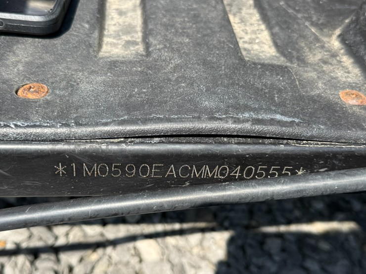 2021-john-deere-gator-image-42