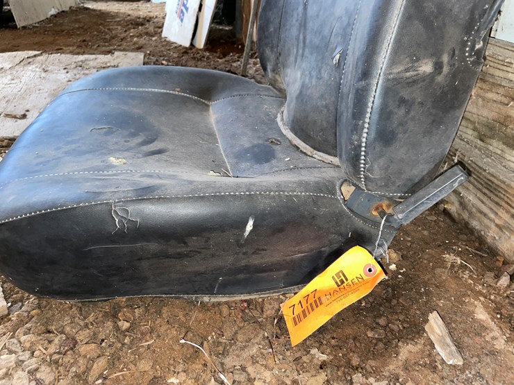 #7177-•-equipment-seat-image-8