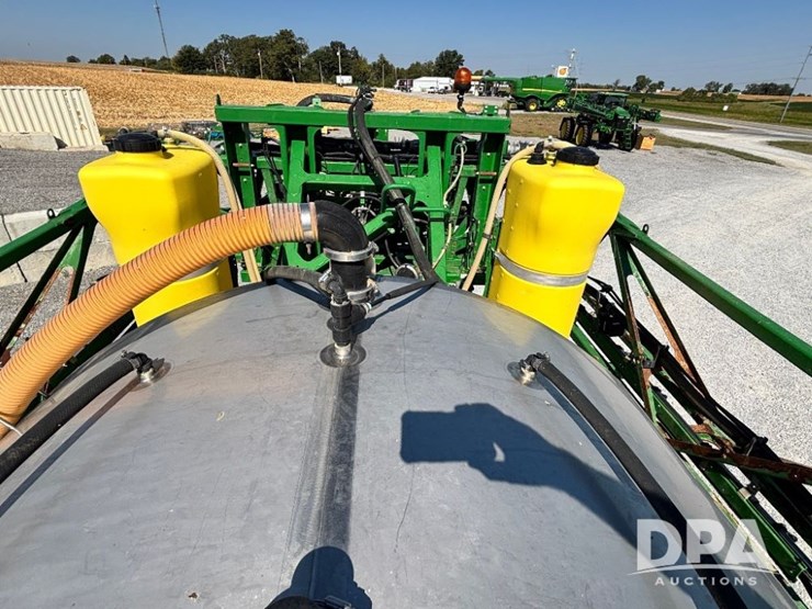 2017-john-deere-r4038-image-129