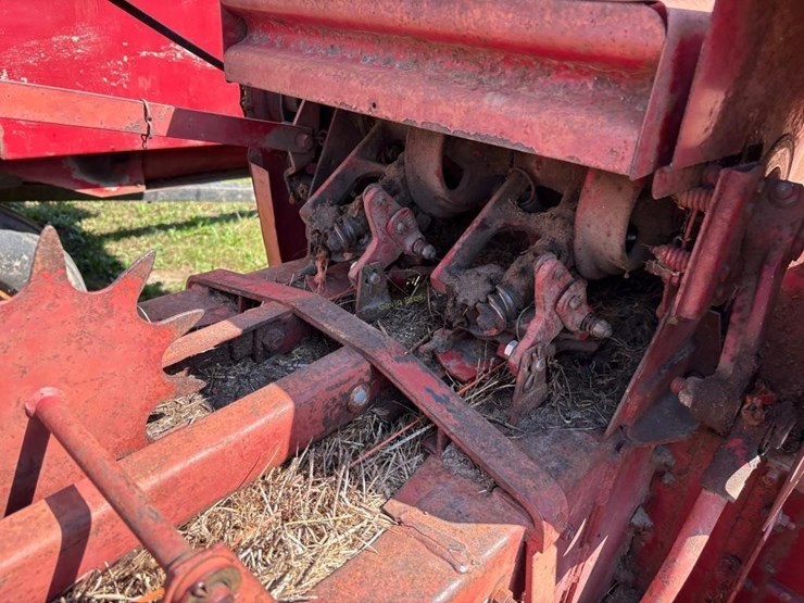 new-holland-310-image-7