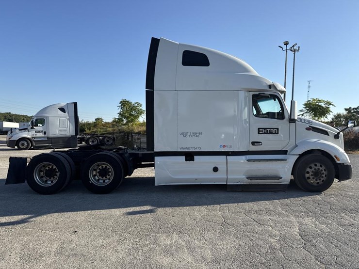 2022-peterbilt-579-image-6
